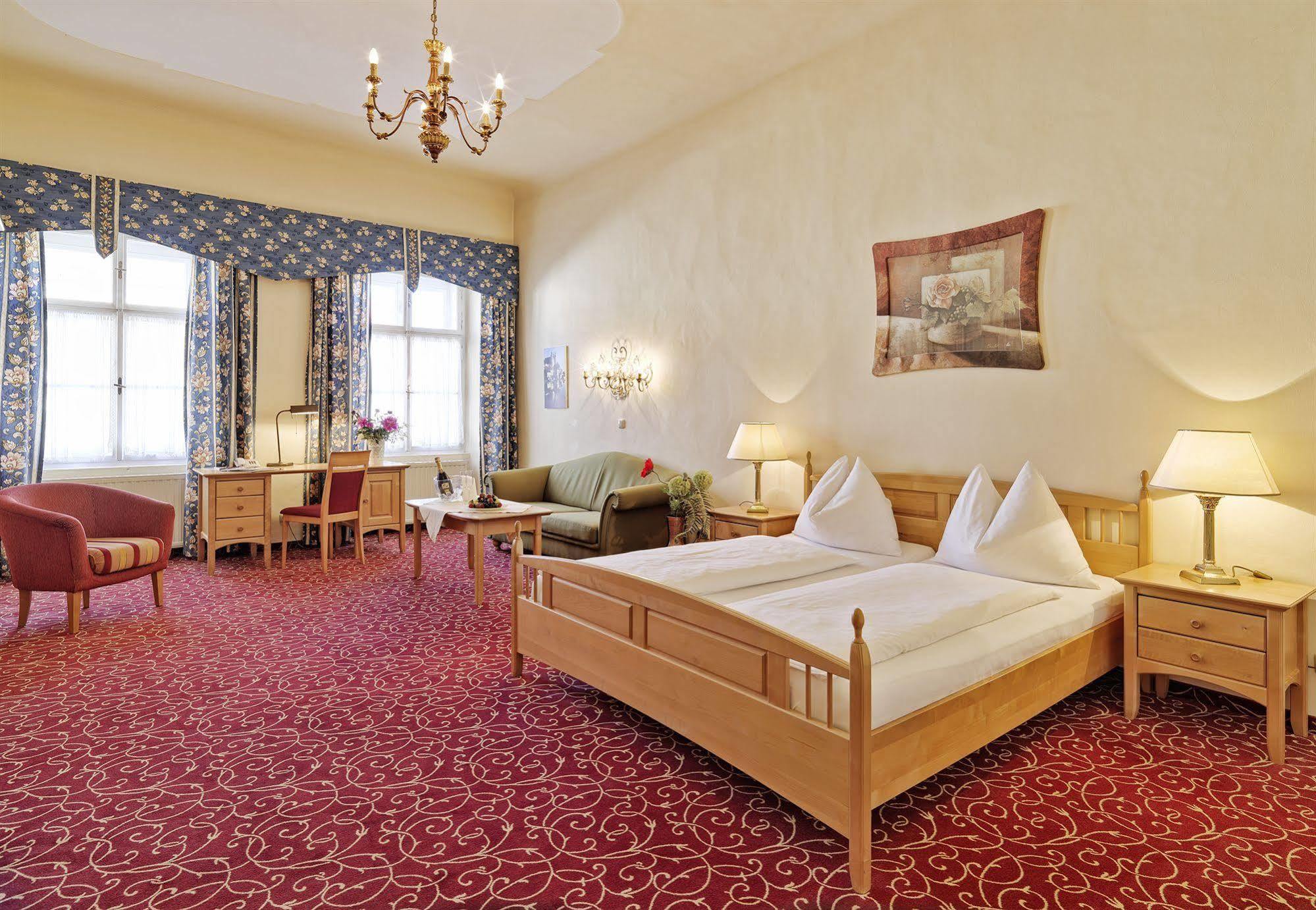 Hotel Mader Щайр Екстериор снимка